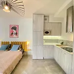 Luxury Panda Apartment In Old Town