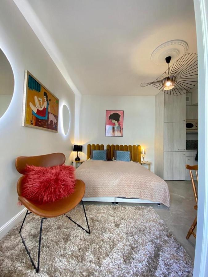 Luxury Panda In Old Town Apartament